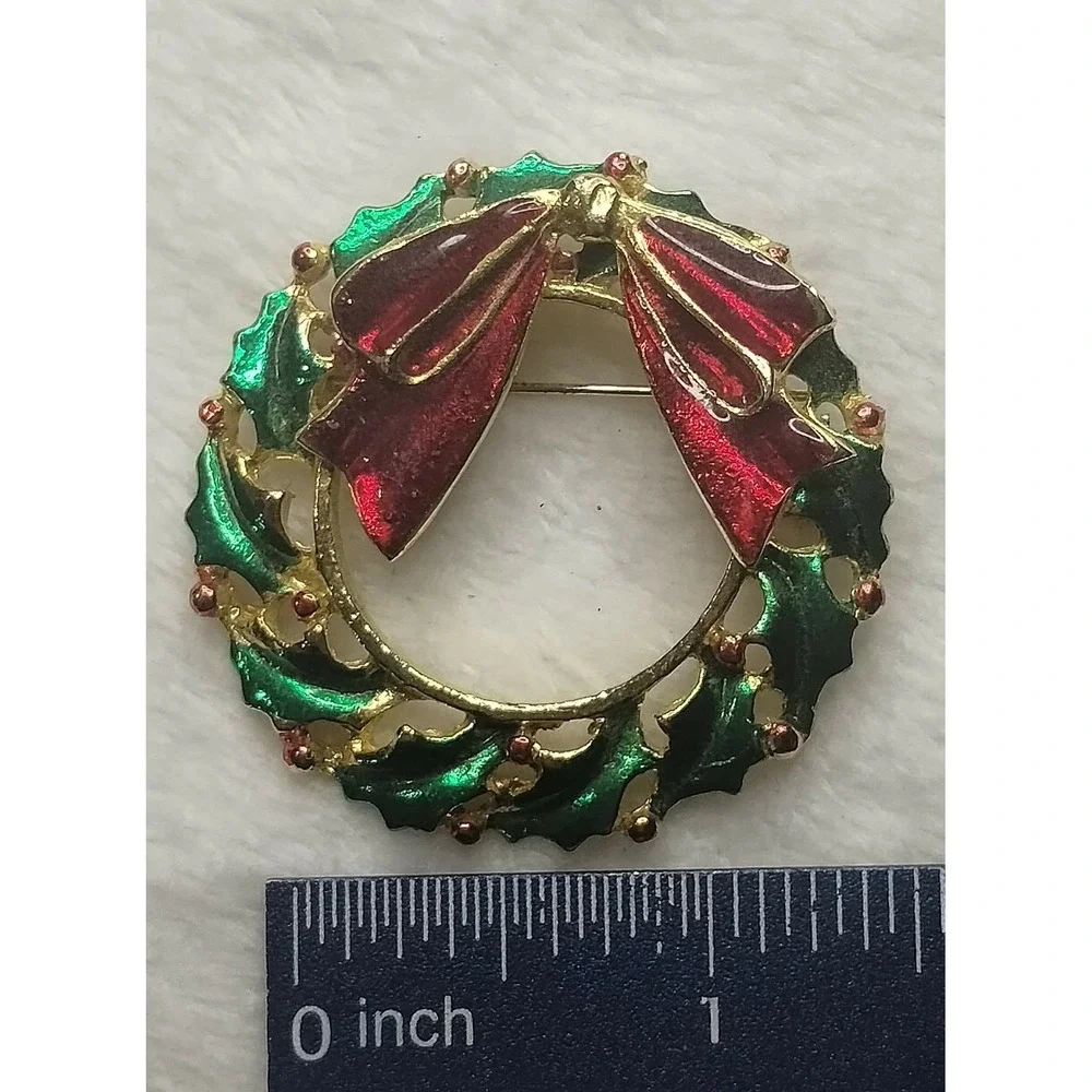 Vintage Christmas Wreath Brooch Pin Gold Tone Red Enamel Bow‎ Green Holly Leaf